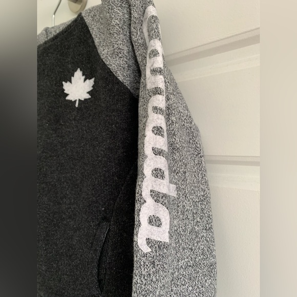 Canada Sweatshirt - size 4T (fits small like 3T) - Picture 3 of 5